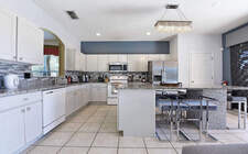 Full size kitchen and breakfast area Full size kitchen and breakfast area