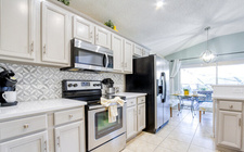 Full size kitchen Full size kitchen