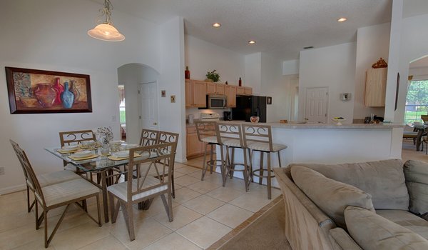 Fully equipped kitchen and nook Fully equipped kitchen and nook