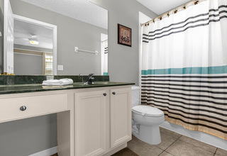 En-suite to bedroom #2 En-suite to bedroom #2