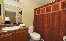En-suite to master bedroom En-suite to master bedroom