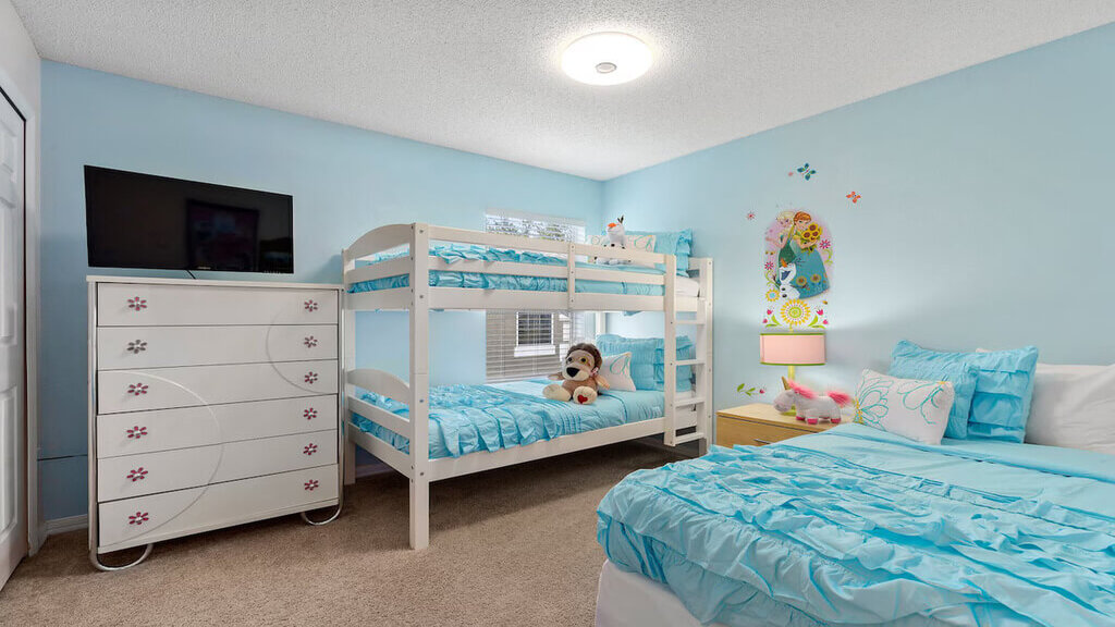 Bedroom #7: Bedroom with two twin beds