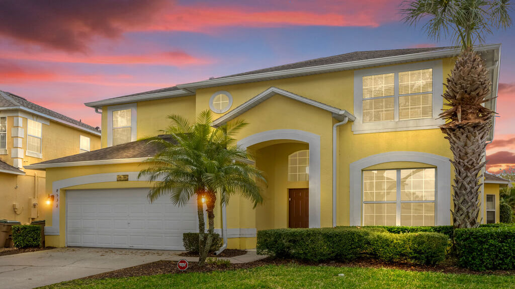 Experience the true Florida vacation in this lovely villa, only 5 minutes from Disney World