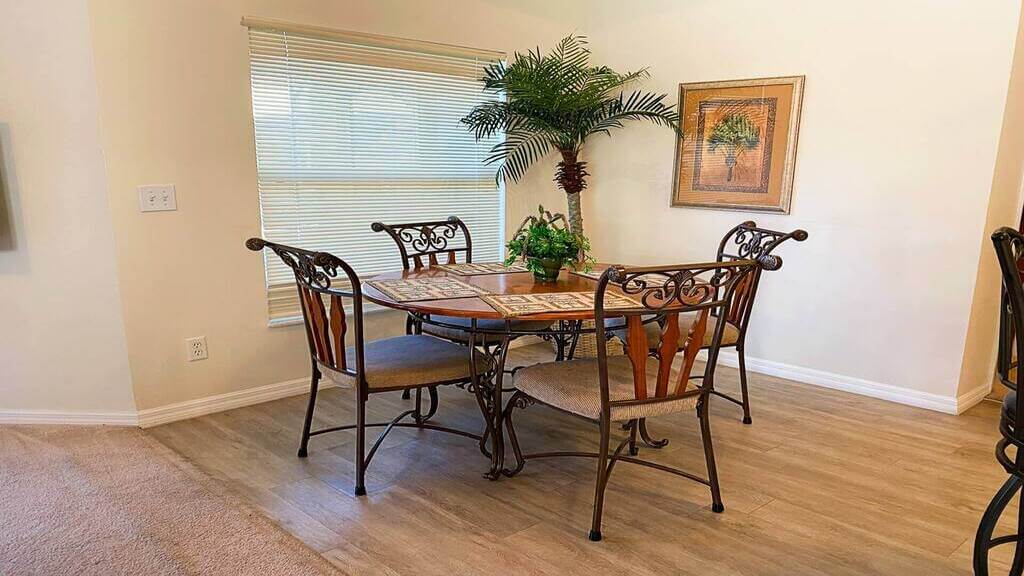 Nook/Breakfast area
