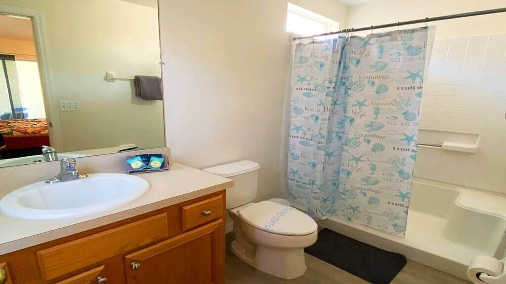 Bathroom 1 - En-suite