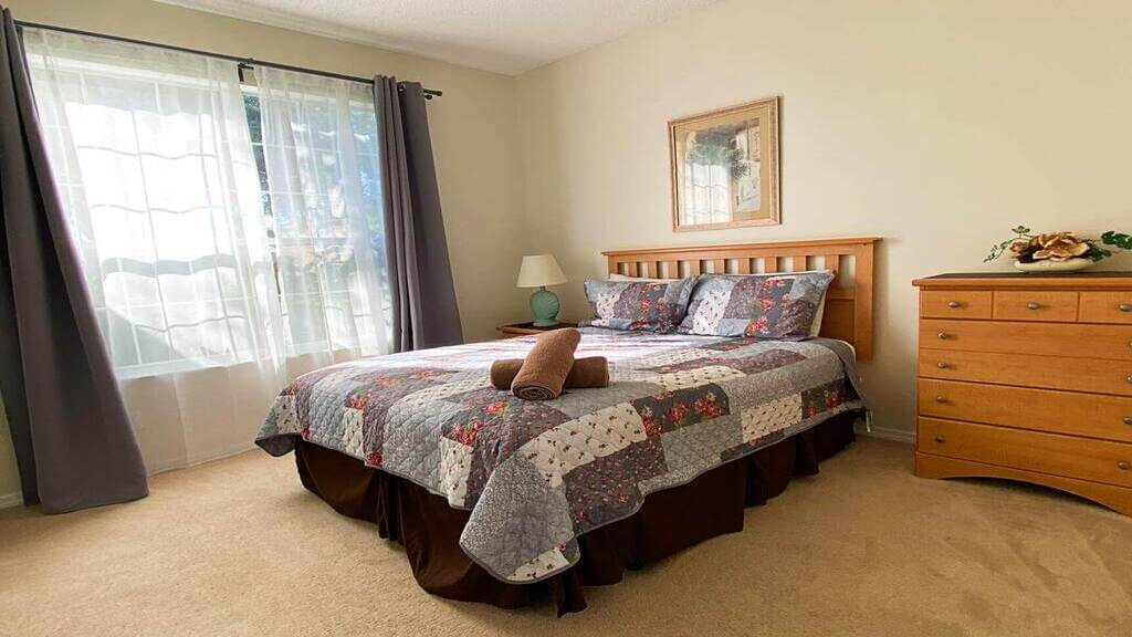 Bedroom 2 - King bed