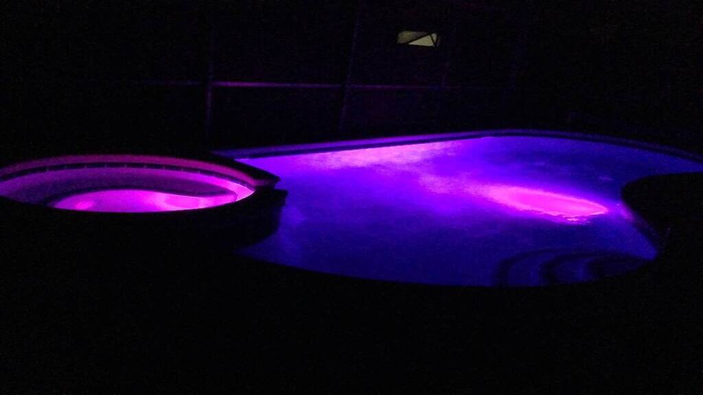 Color changing pool and spa lights