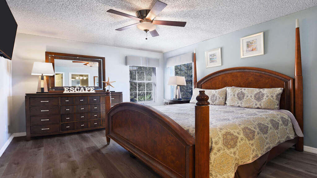 King master suite #2 with a large walk-in closet and a 50" 4K-UHD ROKU SMART TV