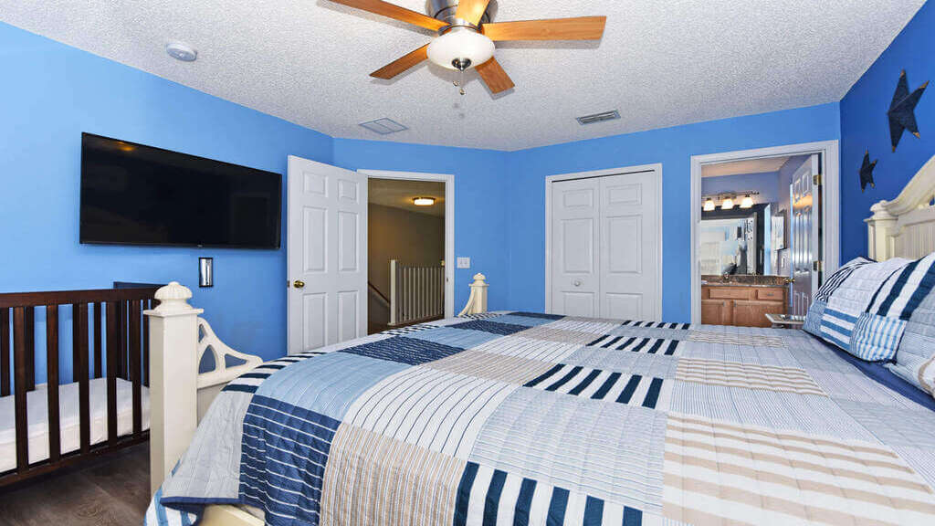 King master suite #4, offer a 50" 4K-UHD ROKU SMART TV, and a crib