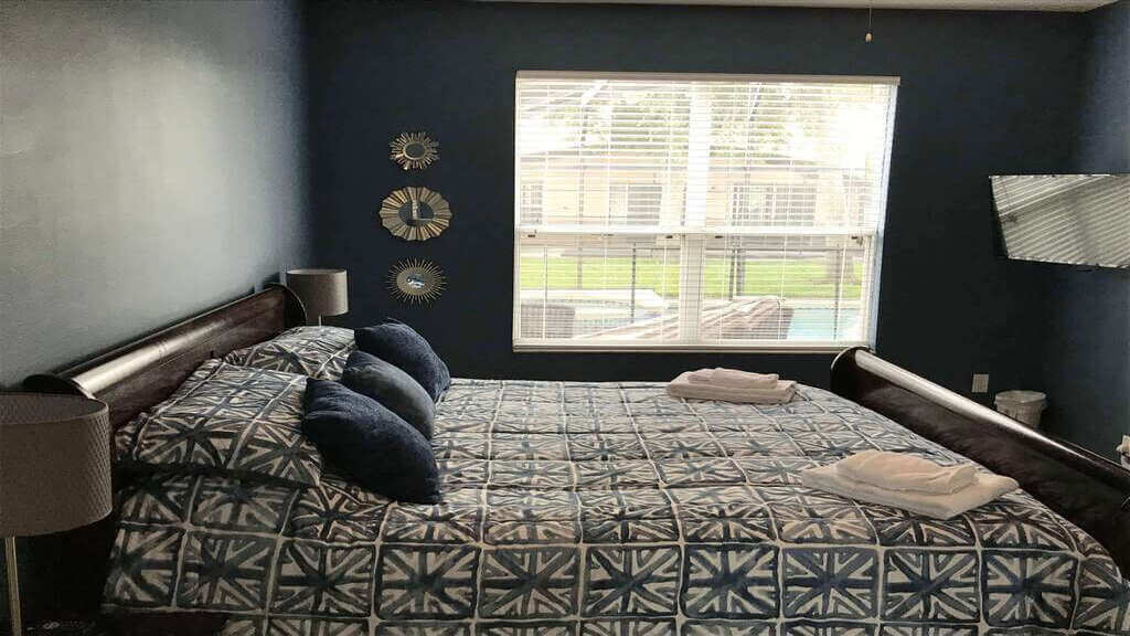 Bedroom #1: First floor king master-suite