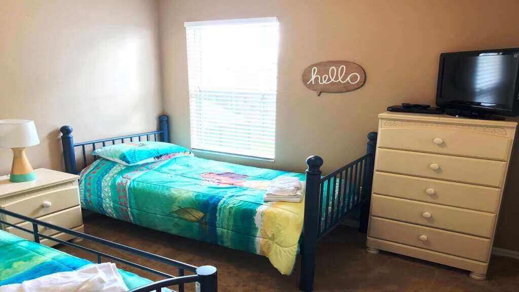 Bedroom #6: Bedroom with two twin beds