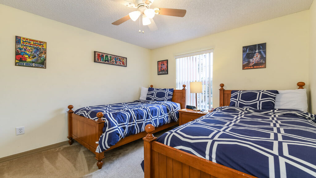 Bedroom #2 with two twin beds