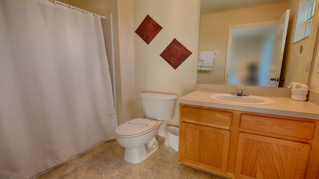 En-suite for bedroom #1