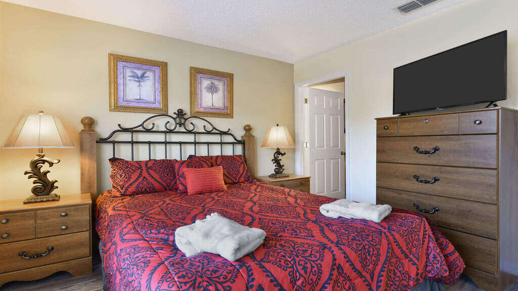 Second floor bedroom with queen size