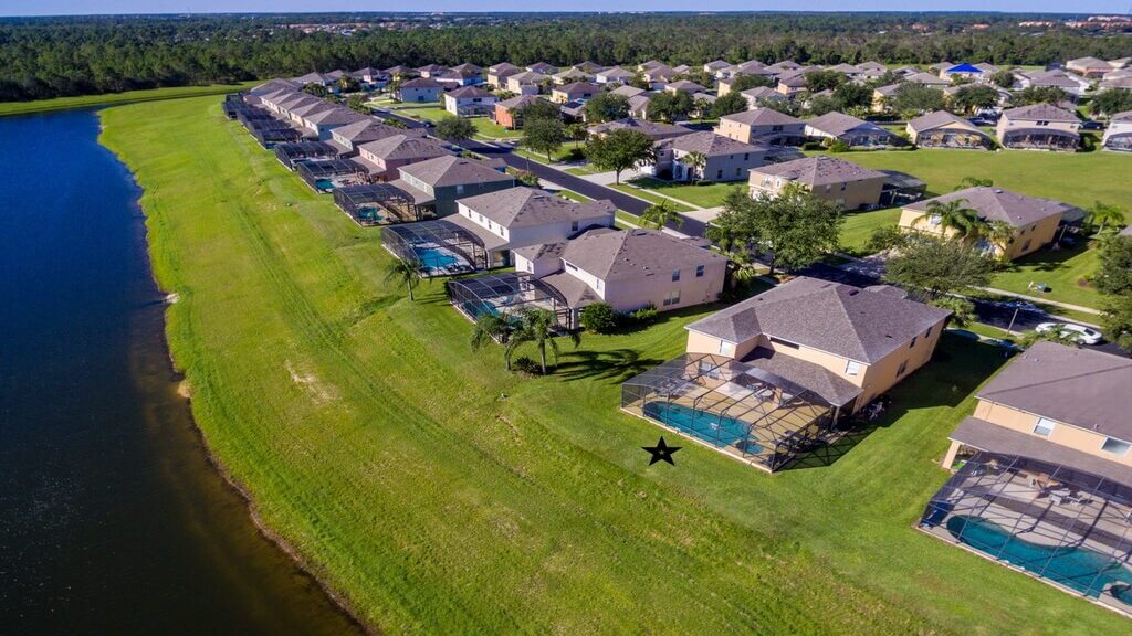 Aerial view - Awesome conservation view in the rear