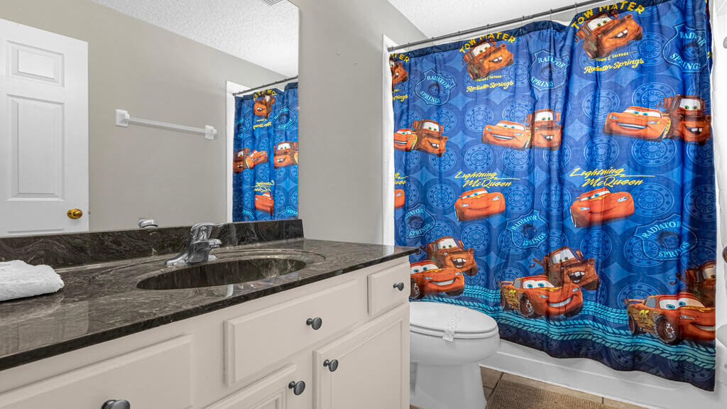 Bathroom #4 - Full-size family bathroom
