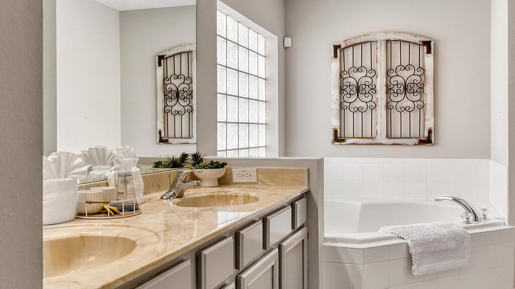 En-suite for master bedroom - with large tub and a separate shower