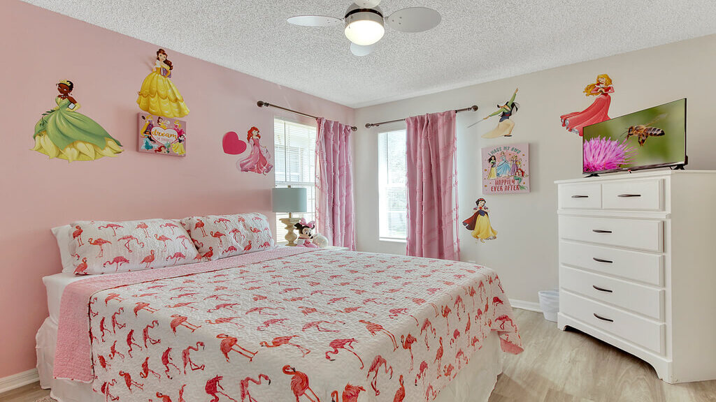 Bedroom #4 with a full bed Princess theme