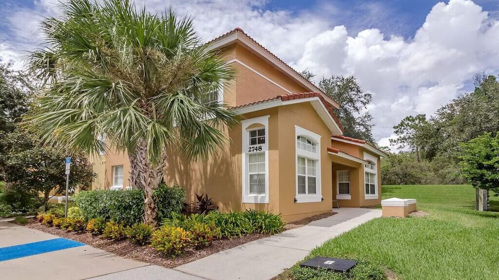 Amazing 4 bedroom townhome in Emerald Island resort