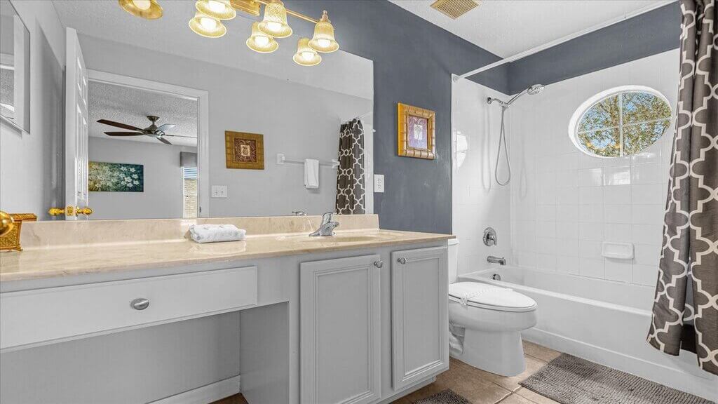 En-suite to Bedroom #2