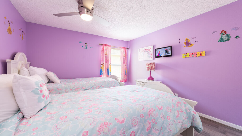 Bedroom #3: This girls bedroom has two twin beds