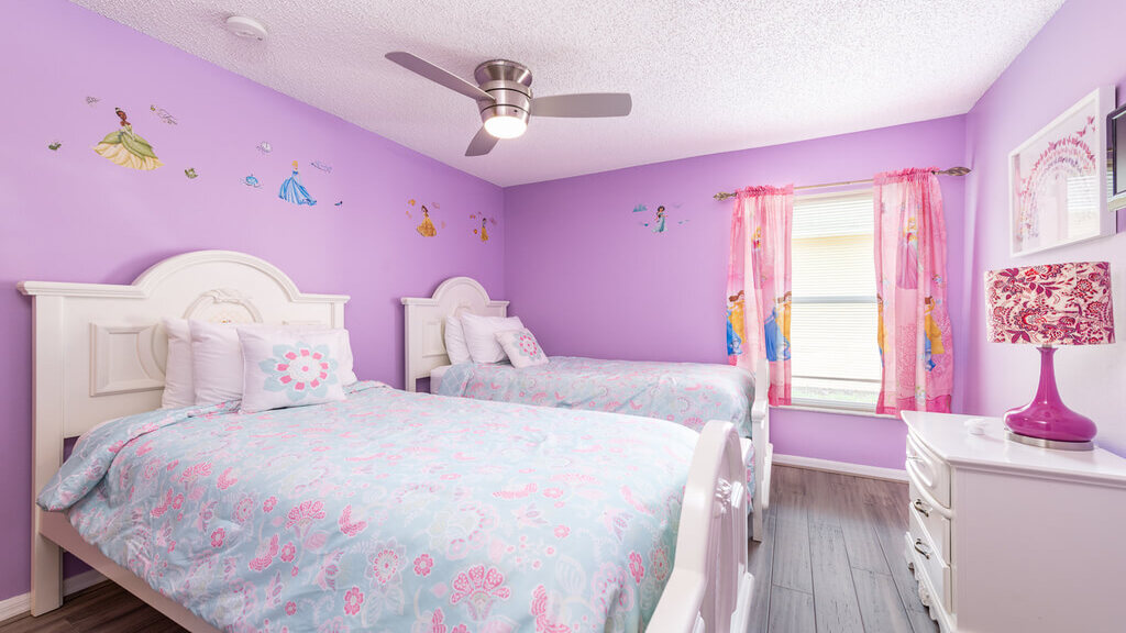 Bedroom #3: This girls bedroom has two twin beds