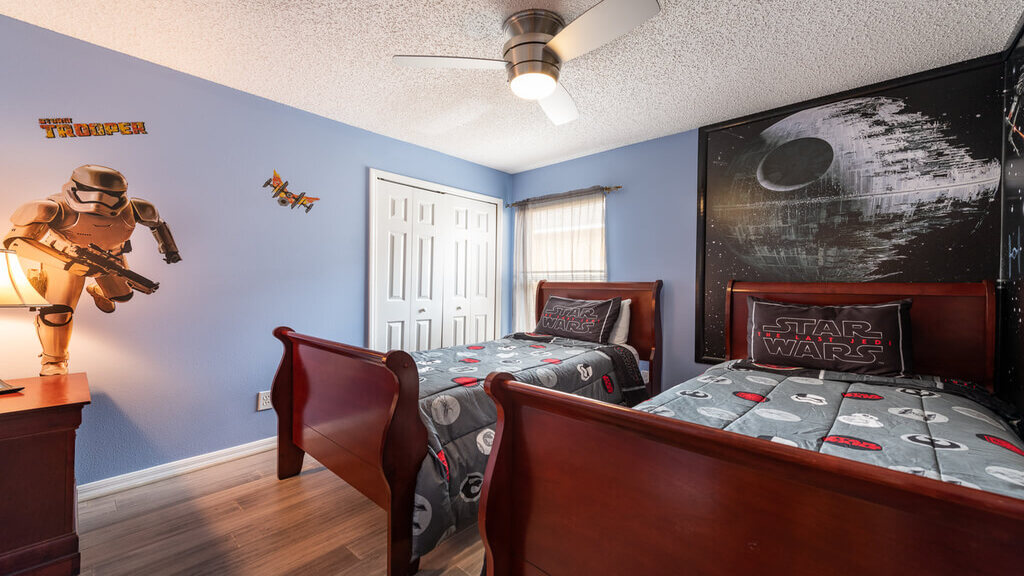 Bedroom #4: This boys bedroom has two twin beds
