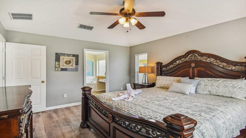 Bedroom #1: Grand master with king size bed
