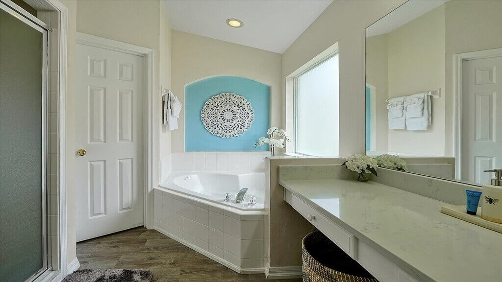 En-suite for master bedroom #1