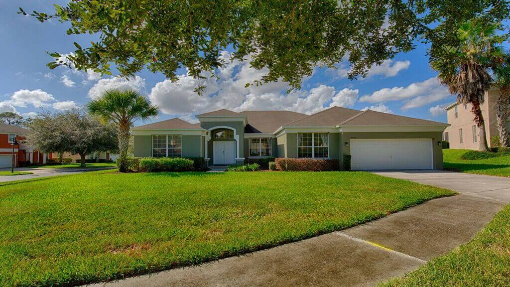 Emerald Island Resort Rental- 3 miles to Disney World