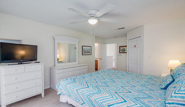 Second master-suite with king bed