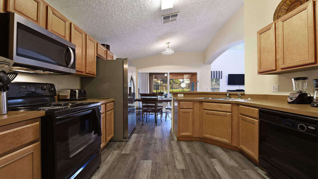 Kitchen has all the appliances