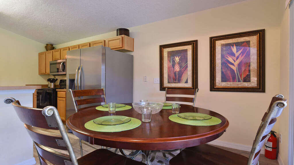 Breakfast nook area