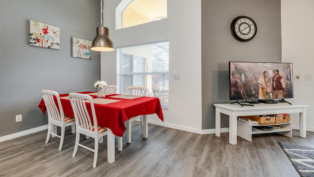 Spacious breakfast nook