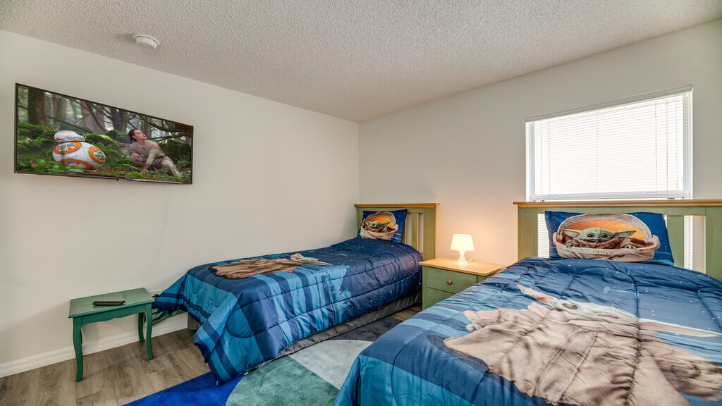 Bedroom #3: Offers two twin beds