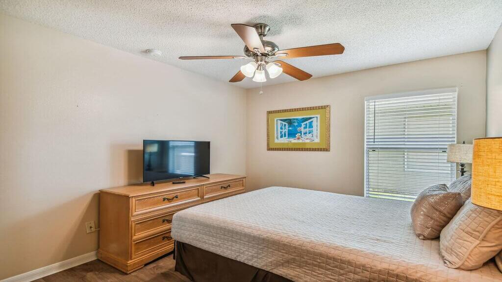 Bedroom #2: Offers a queen bed