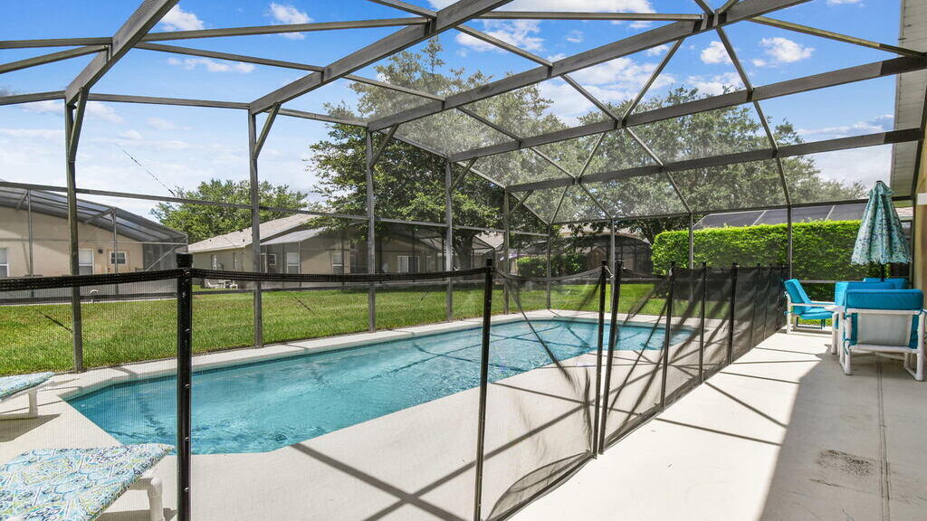 Private pool to enjoy the Florida weather