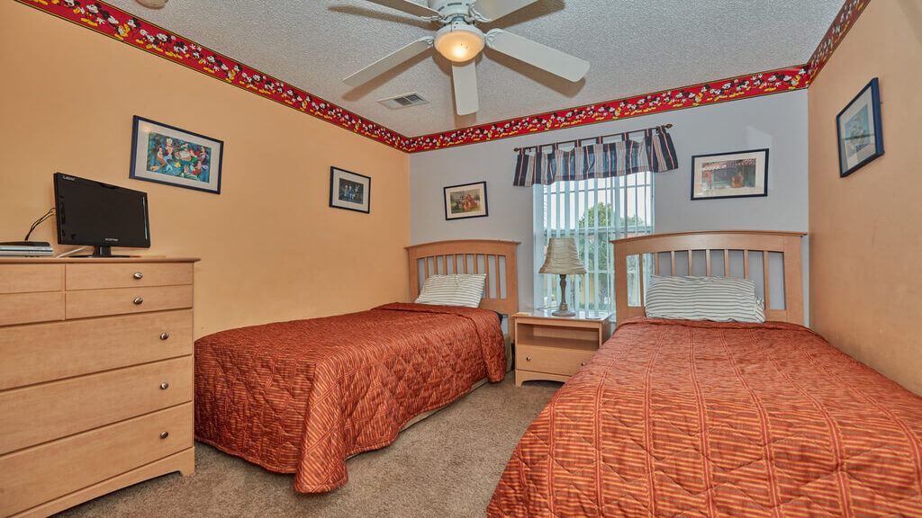 Third bedroom with Flat-screen TV