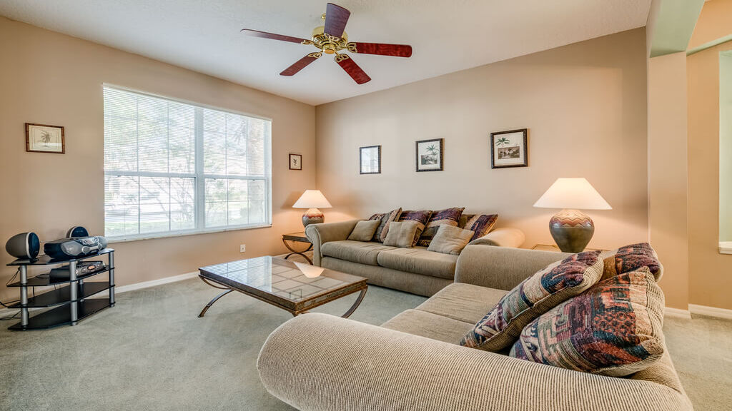 Grand living room