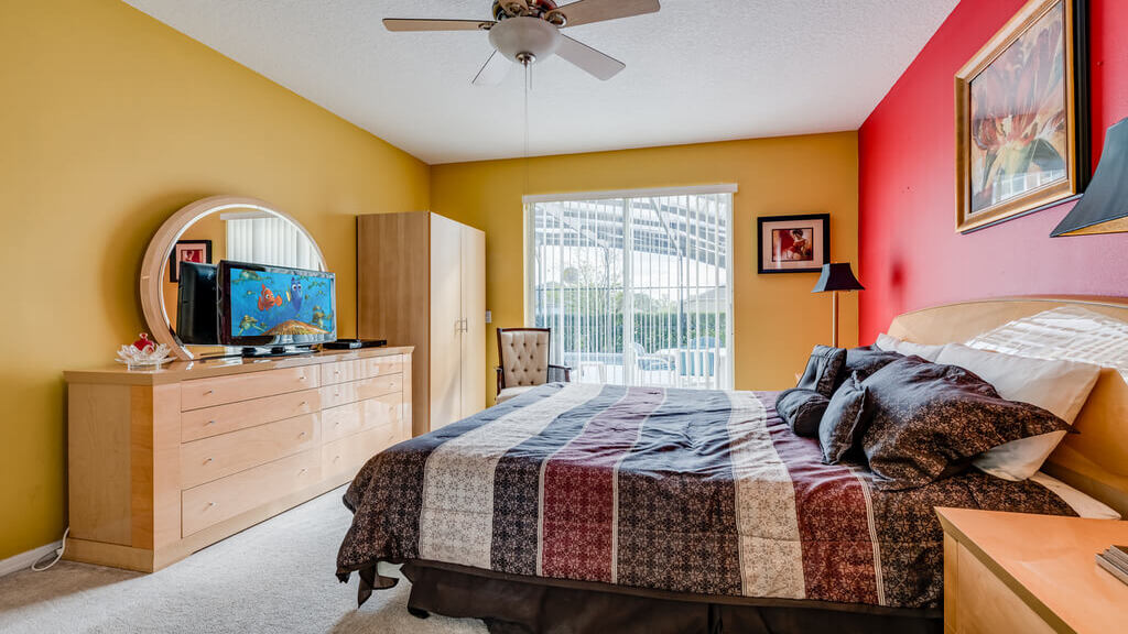 1st floor king master-suite