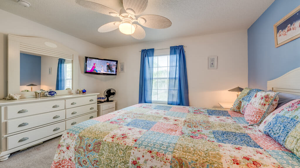 Queen bedroom #1
